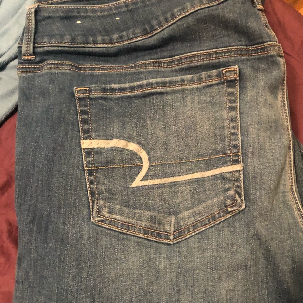 AMERICAN EAGLE JEANS